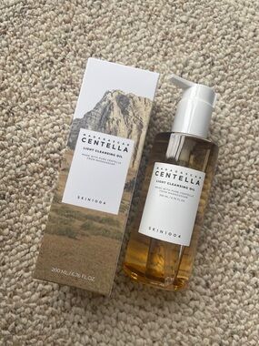 SKIN1004 Madagascar Centella Light Cleansing Oil - Amber